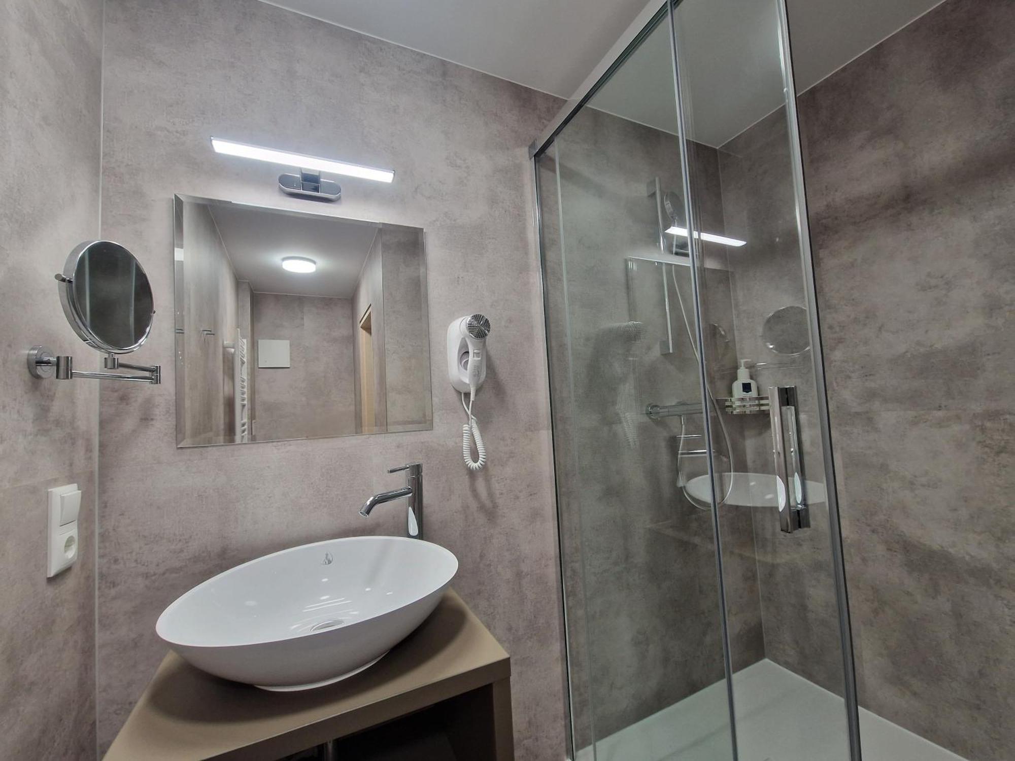 צינוביץ Hotel Duenenschloss Mit Private Spa מראה חיצוני תמונה